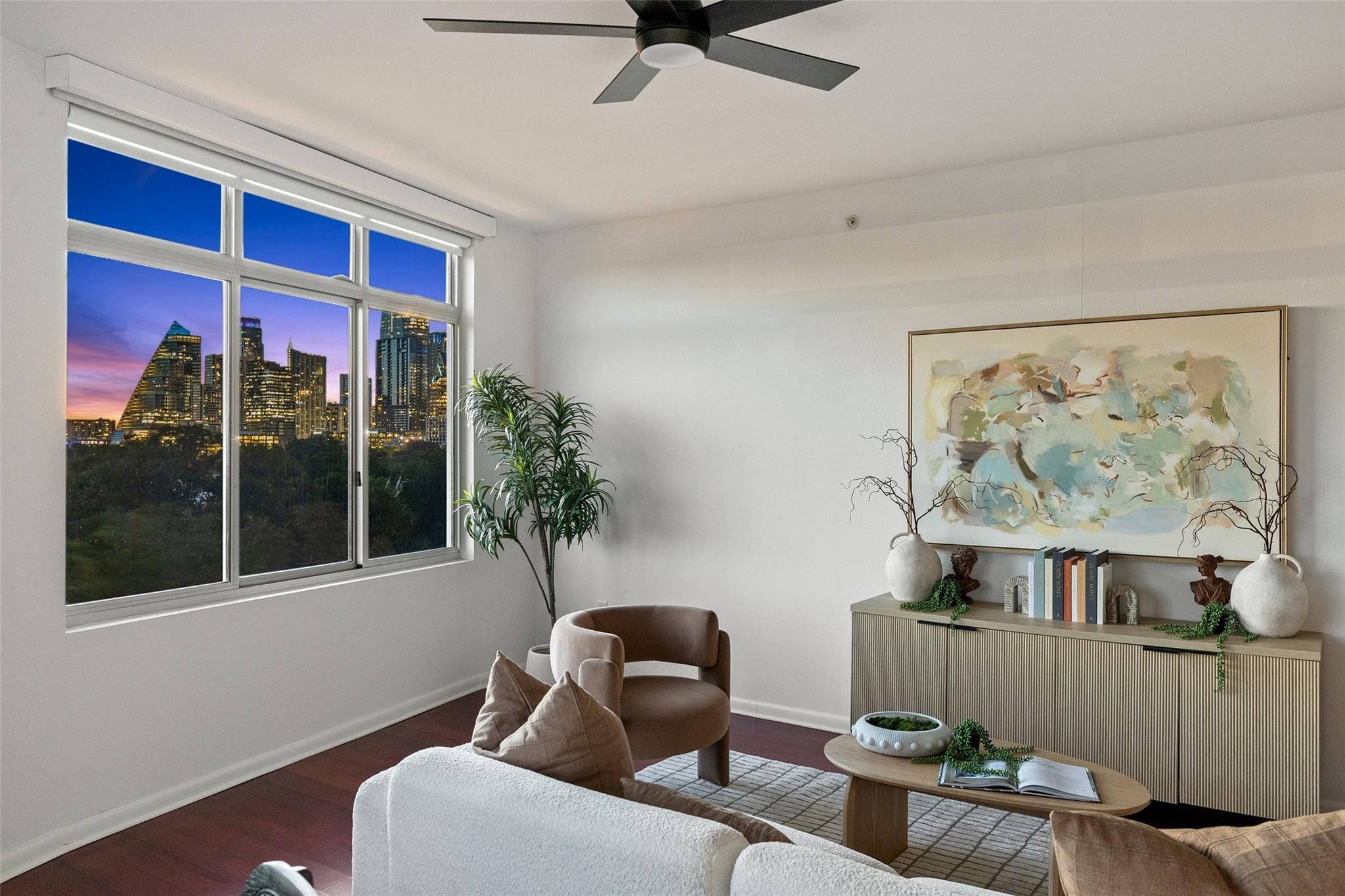 54 Rainey ST 502