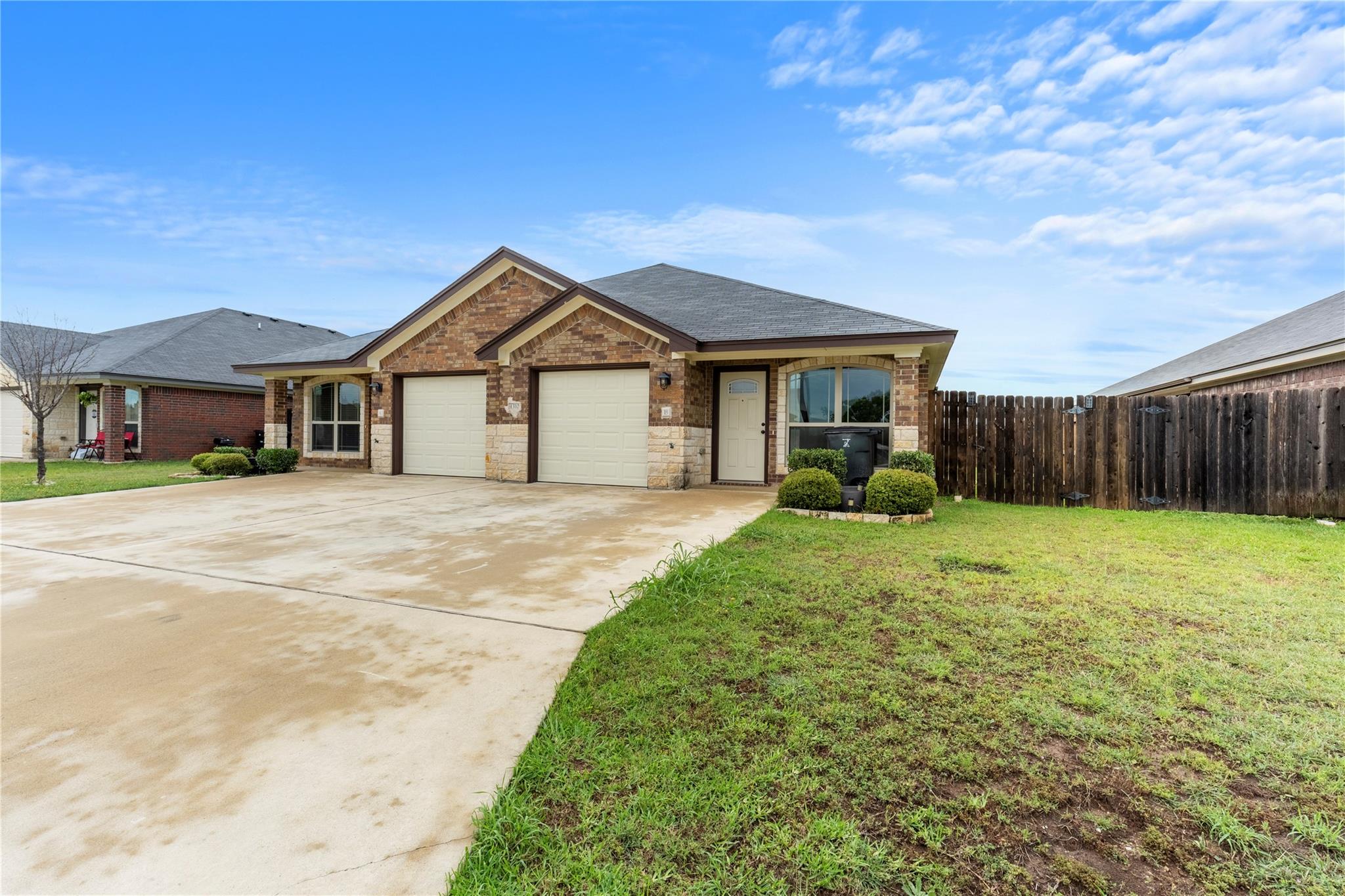 4310 Hunters Place DR