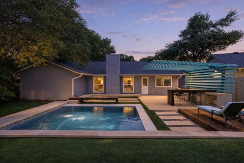 Photo of 11402 Santa Cruz DR, Austin, TX 78759 (MLS # 7934267)