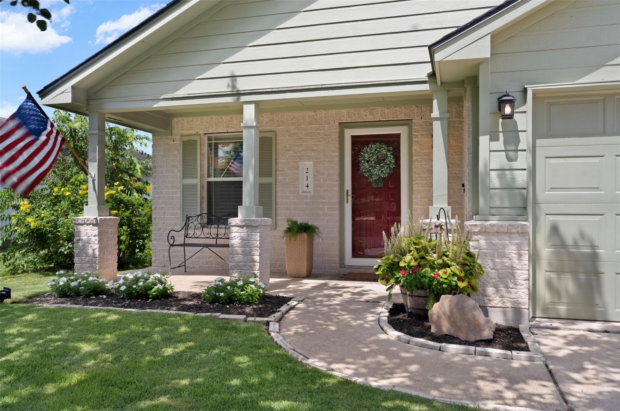 214 Jennifer LN