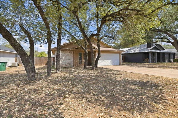 3902 STONECROFT DR, AUSTIN, TX 78749 - Image 39122c35ca78c3da89ed04d8d35c78fd/2455925331