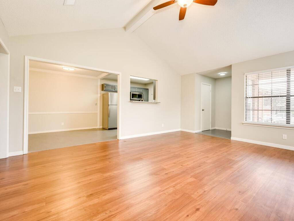 208 Tamara DR A
