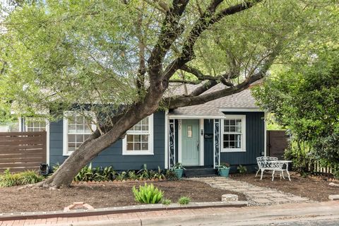 Photo of 305 E 50th ST, Austin, TX 78751 (MLS # 1262570)