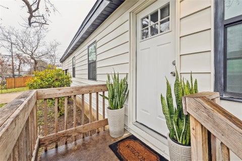 Photo of 2105 E 17th ST, Austin, TX 78702 (MLS # 3943255)