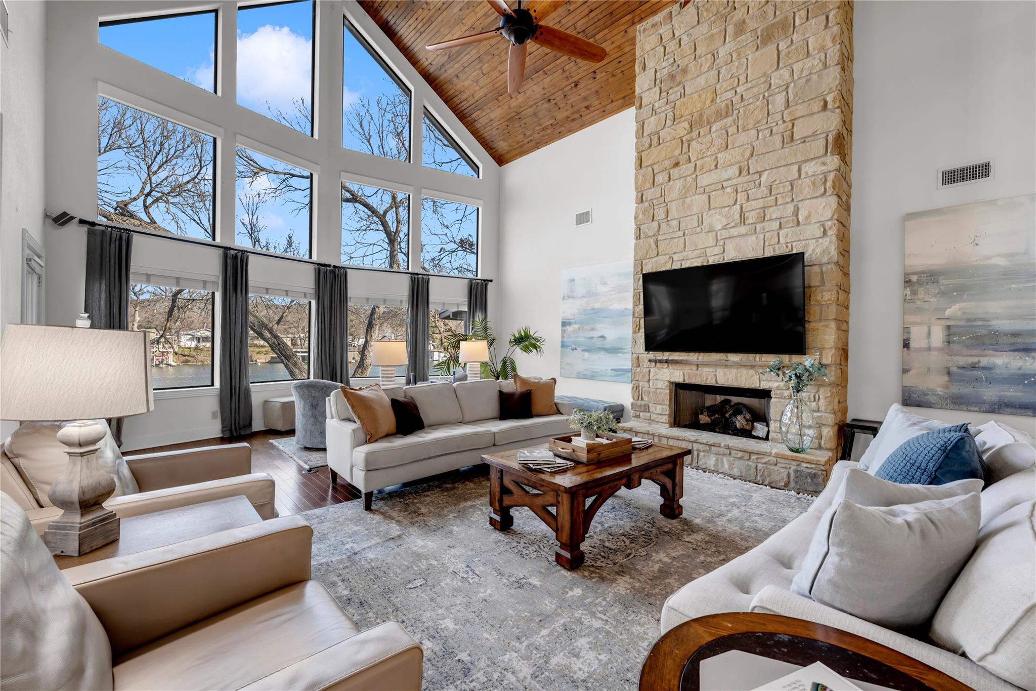2530 Williams Lakeshore