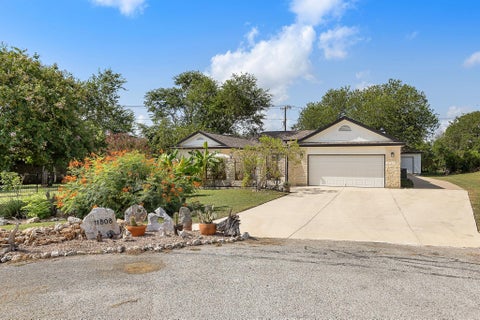Photo of 11808 Arnold LN, Austin, TX 78748 (MLS # 5721496)