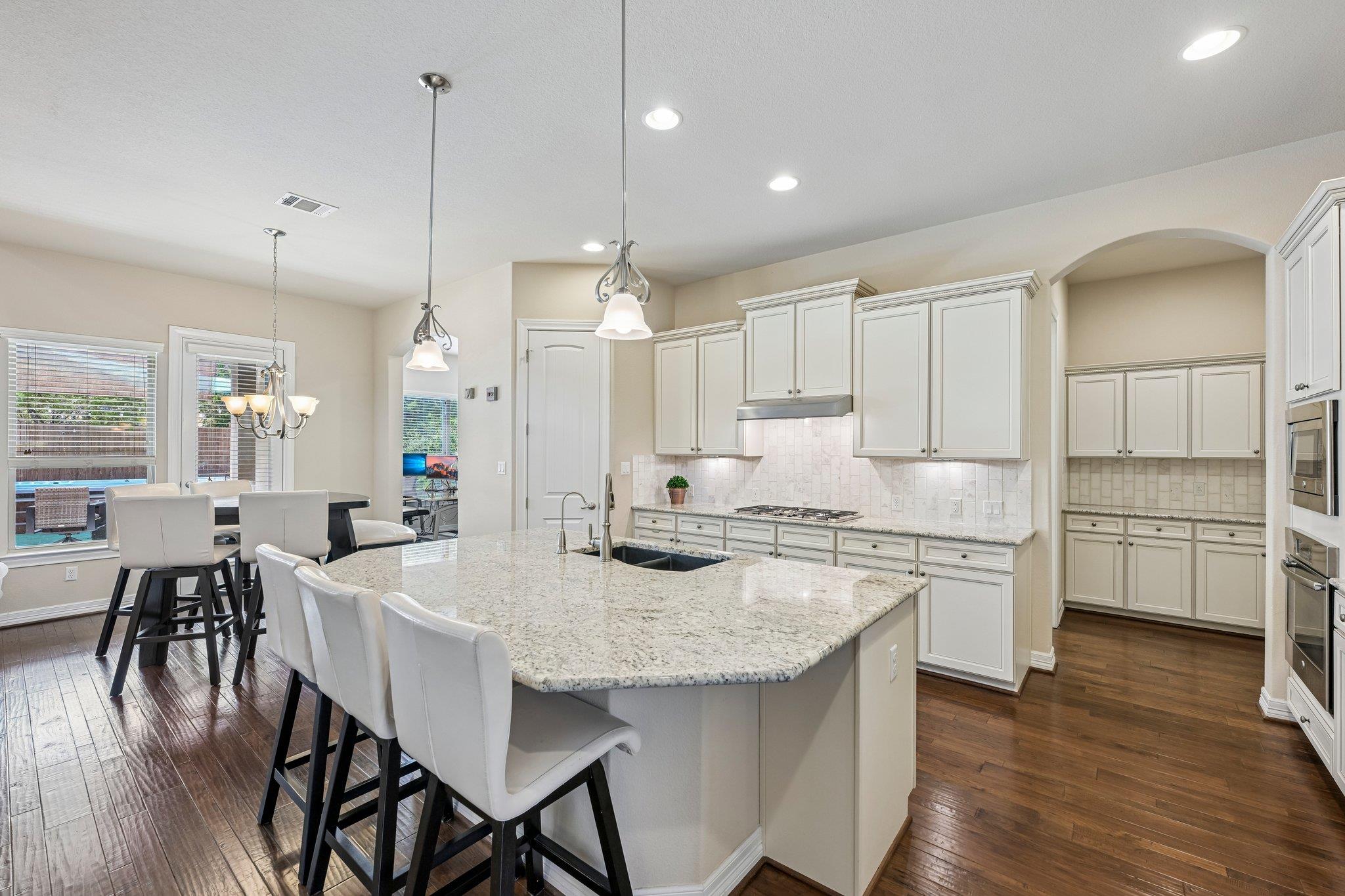 213 Lake Como DR