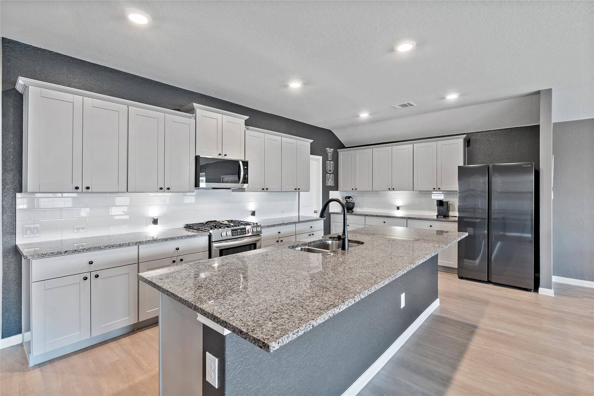 446 Blue Stem RD