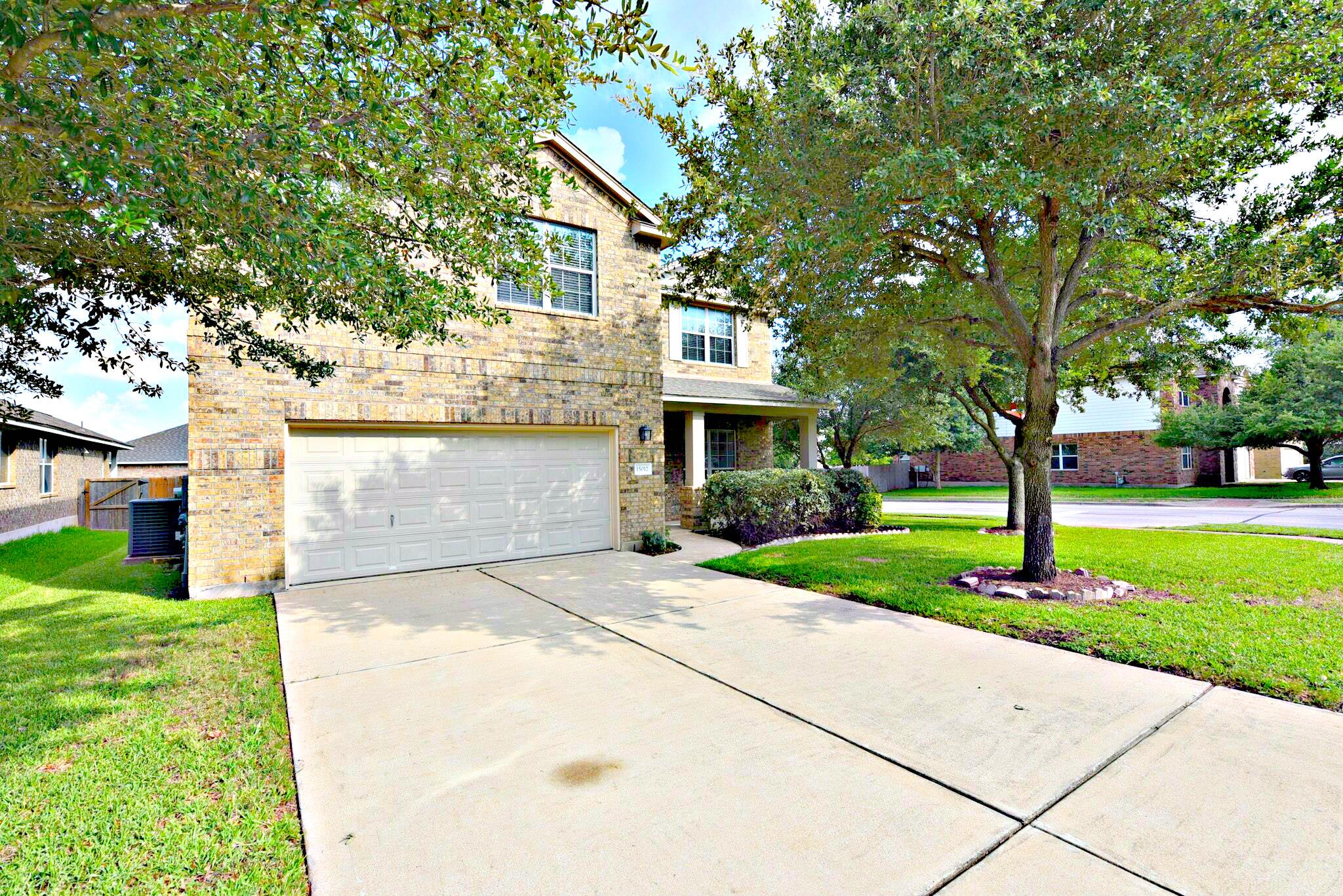 15012 Fernhill DR