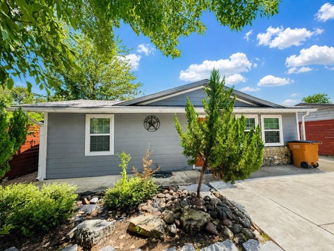 Photo of 6711 Cruz ST, Austin, TX 78741 (MLS # 1740020)