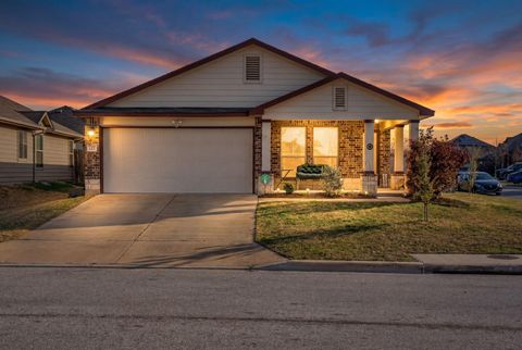 137 Hematite LN Jarrell TX 76537