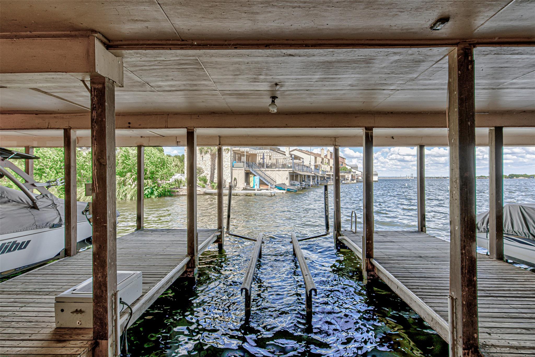 109 Island DR H