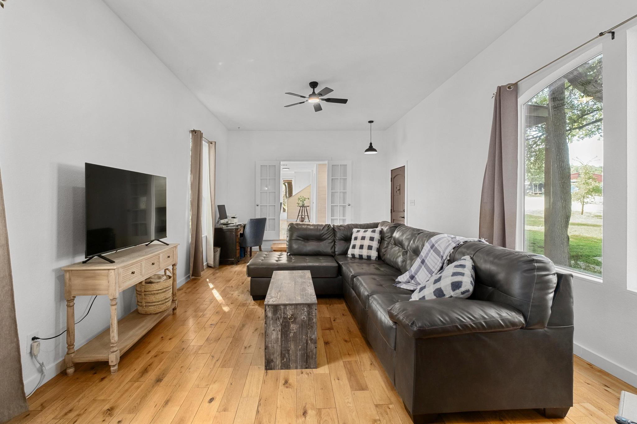 501 Twin Oaks TRL