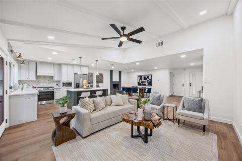 Photo of 9219 Hunters TRCE E, Austin, TX 78758 (MLS # 5053532)