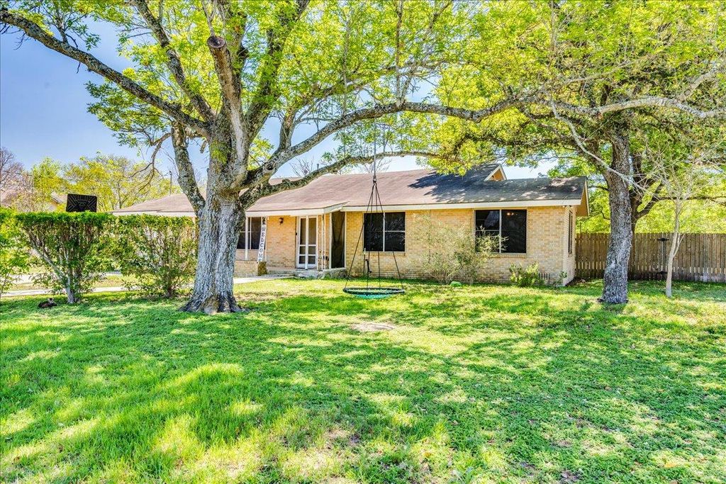 Photo of 500 Blackjack ST, Lockhart, TX 78644 (MLS # 2653790)