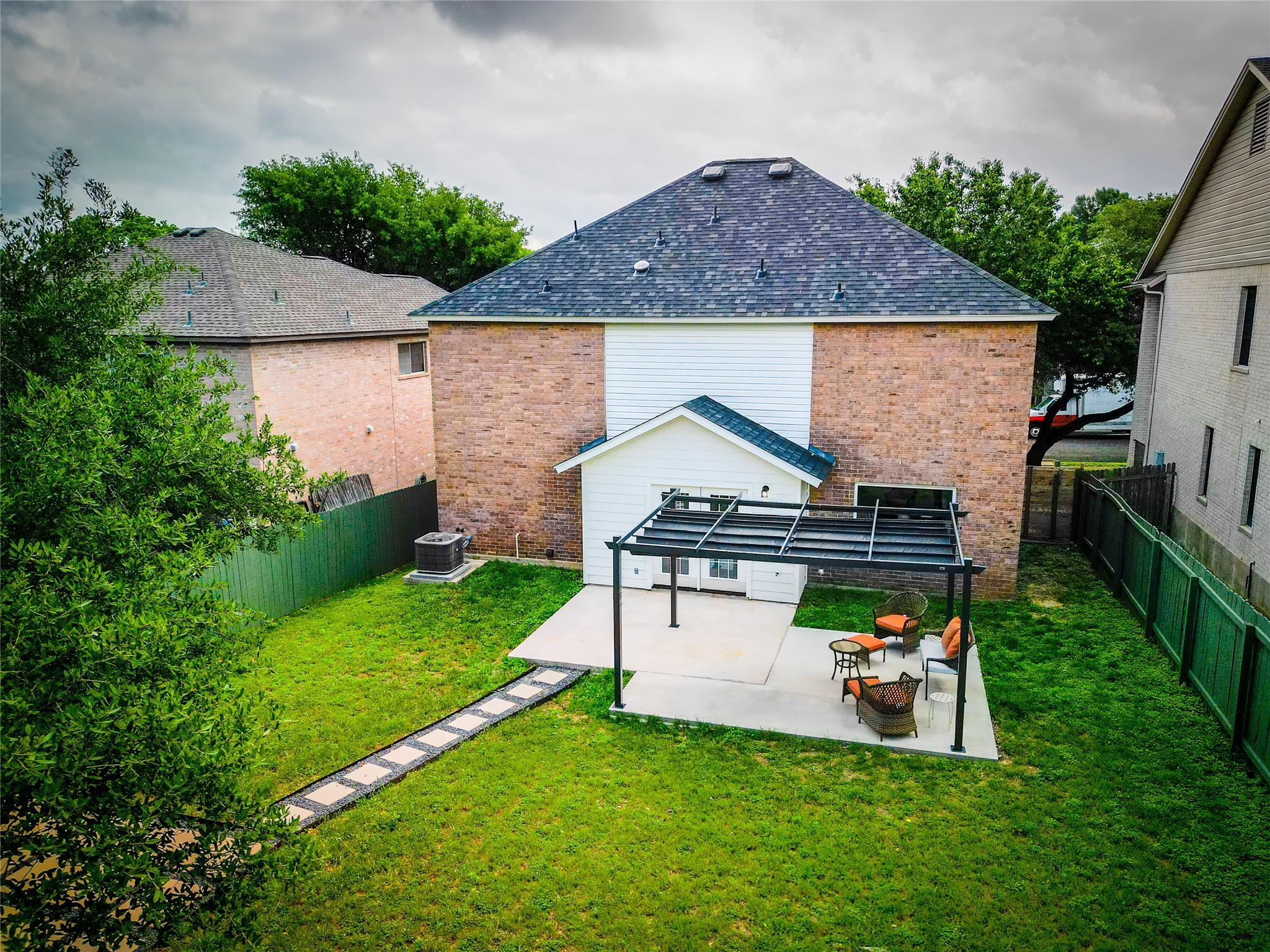 11224 Pickard LN