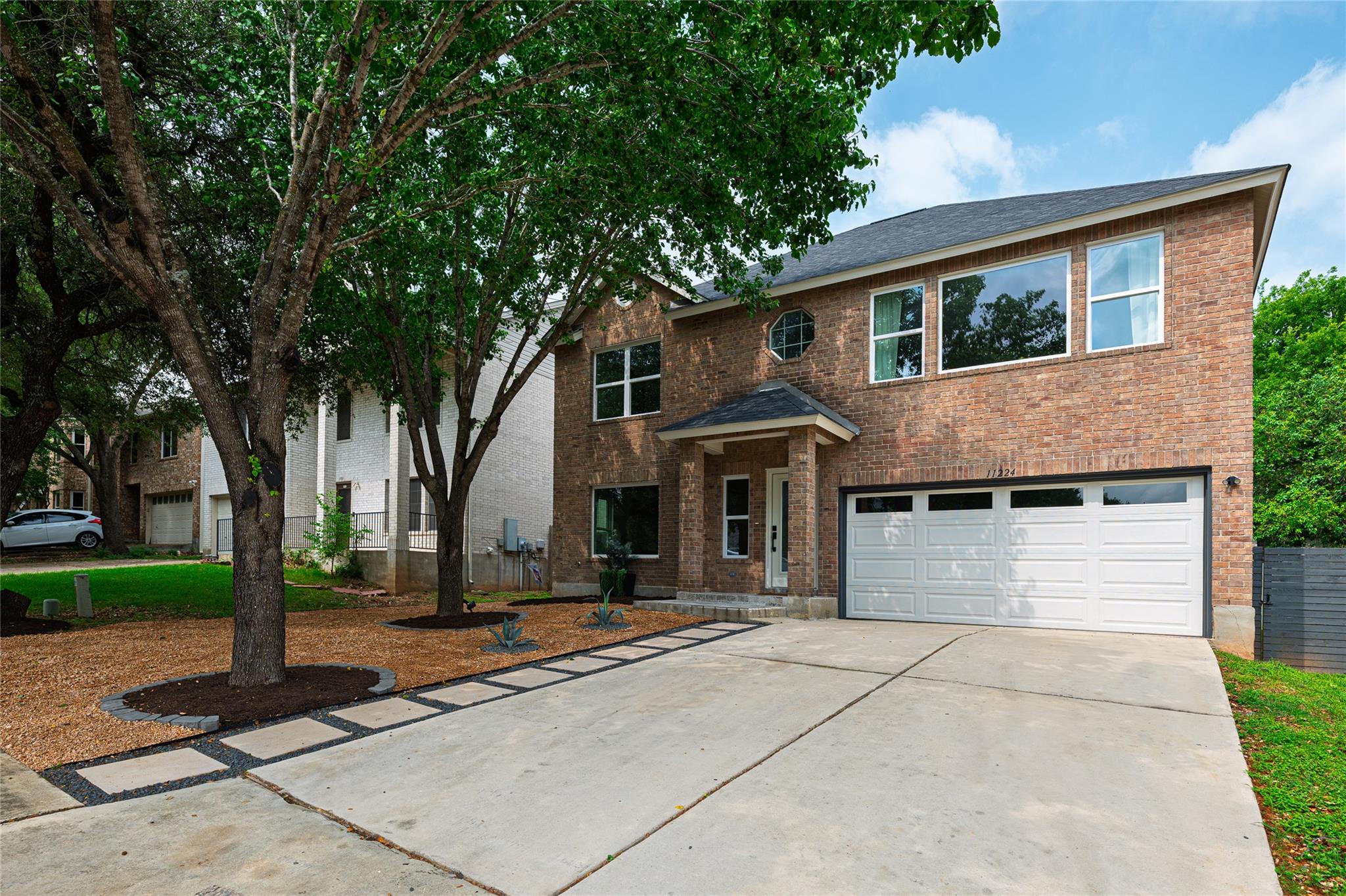 11224 Pickard LN