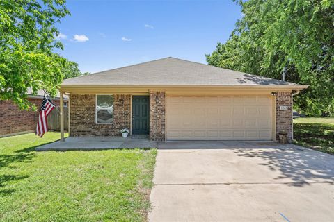 1202 E Avenue F Lampasas TX 76550