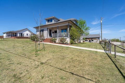300 Herrin ST Coupland TX 78615