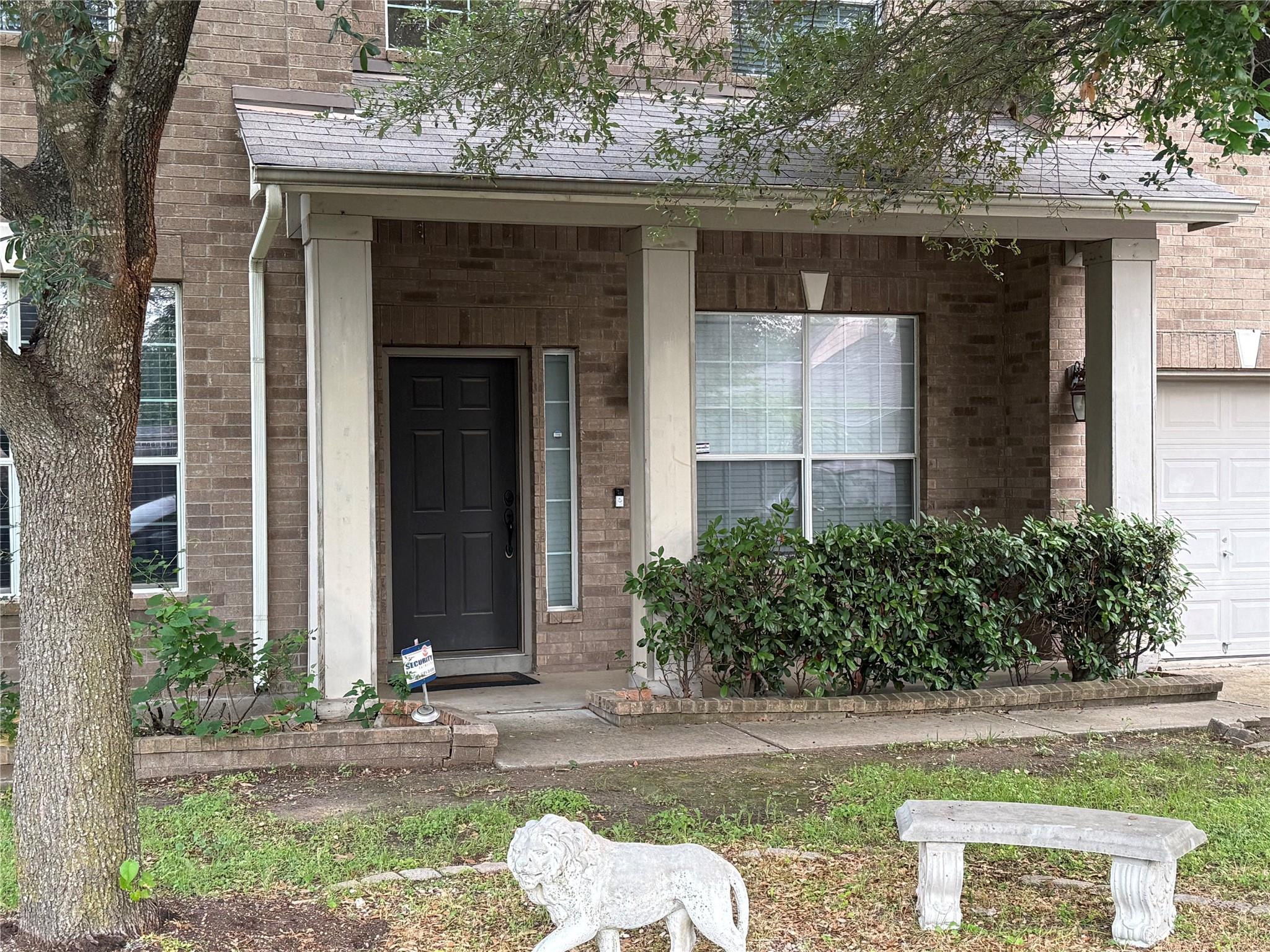 613 Windsor Castle DR
