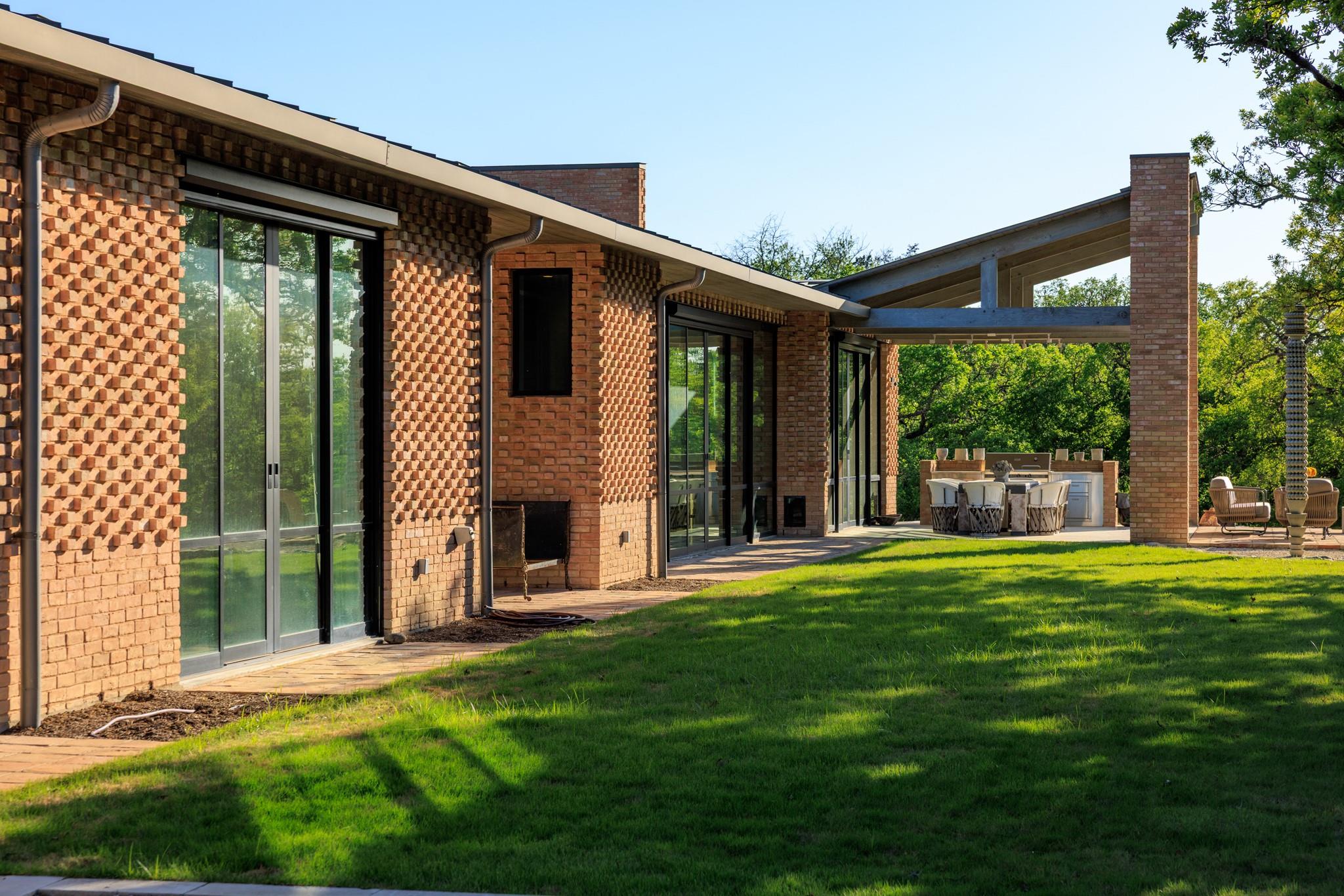 115 Seale Hill RD