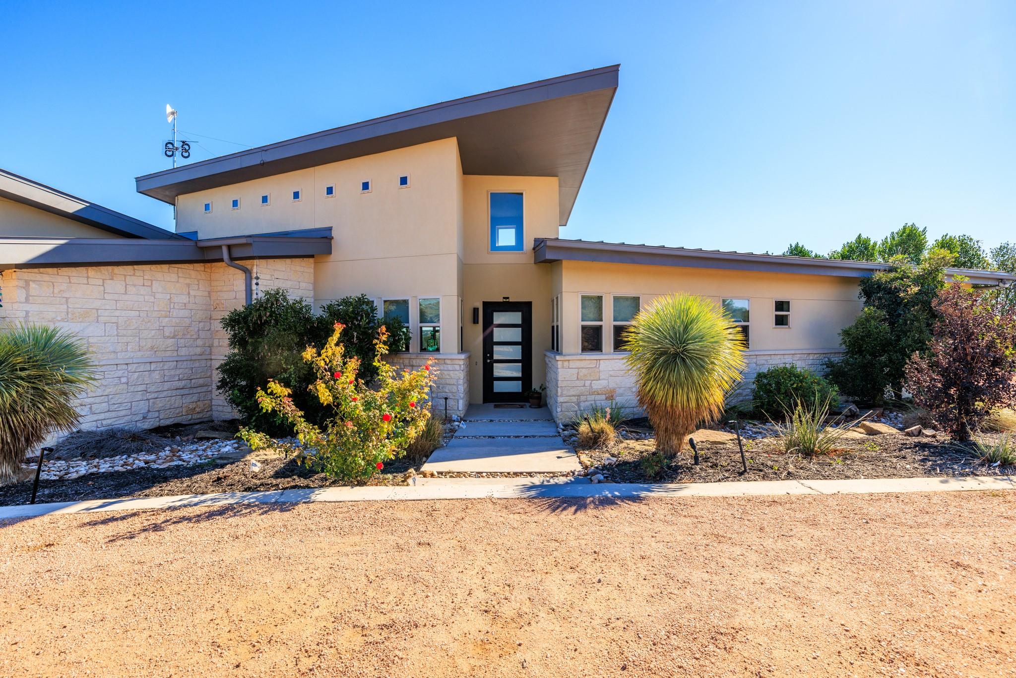 1758 Lincoln Smith RD