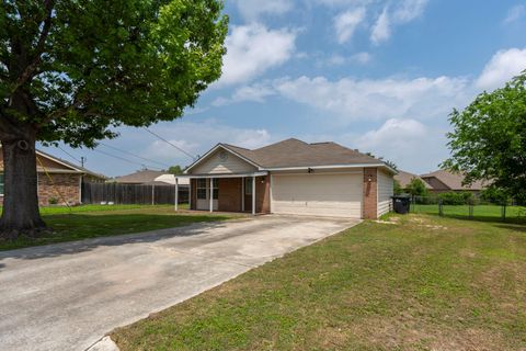 Photo of 112 Briarwood CT, Kyle, TX 78640 (MLS # 4024969)