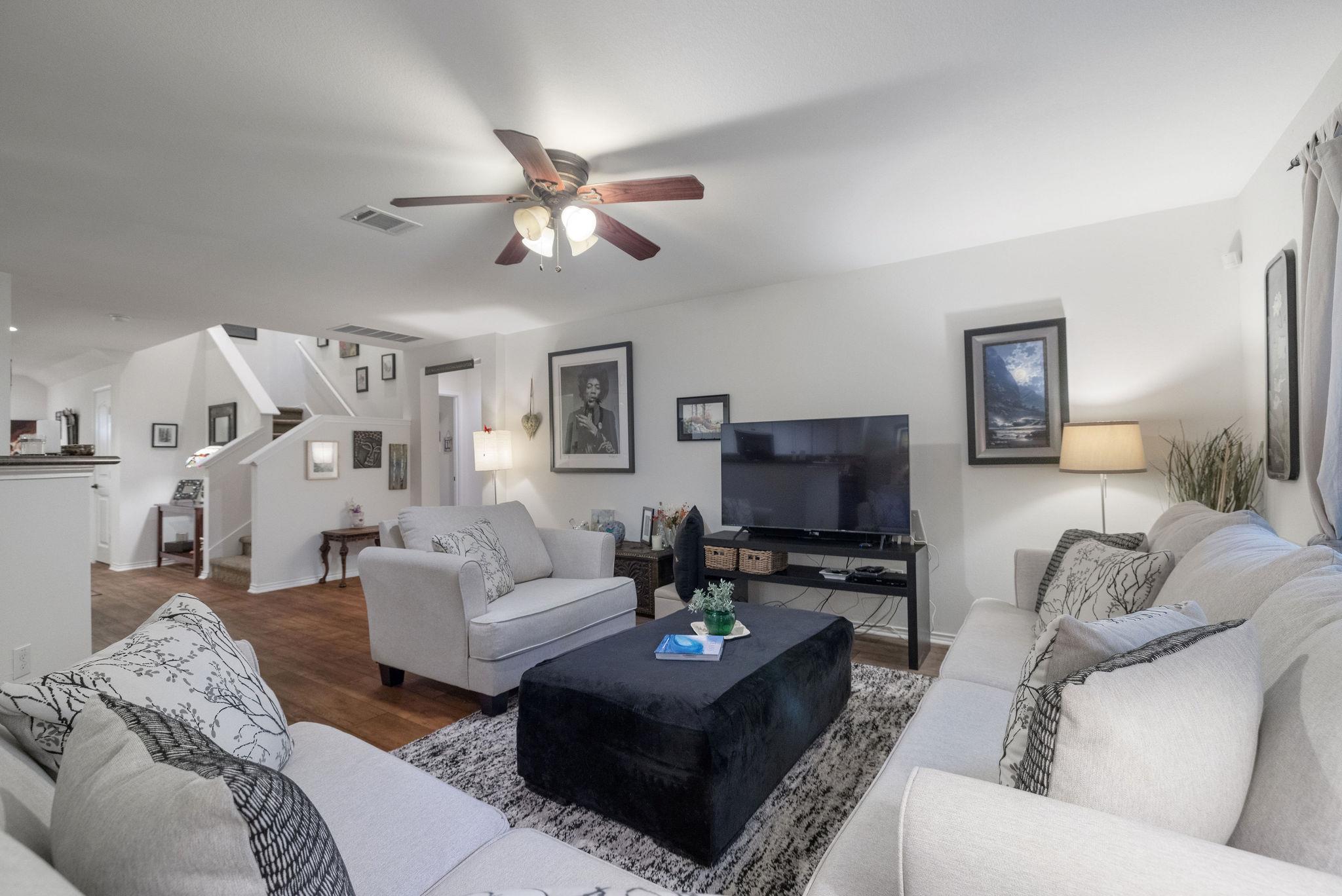 1149 Hyde Park DR