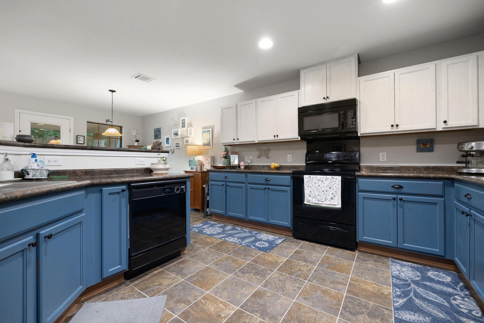 1149 Hyde Park DR