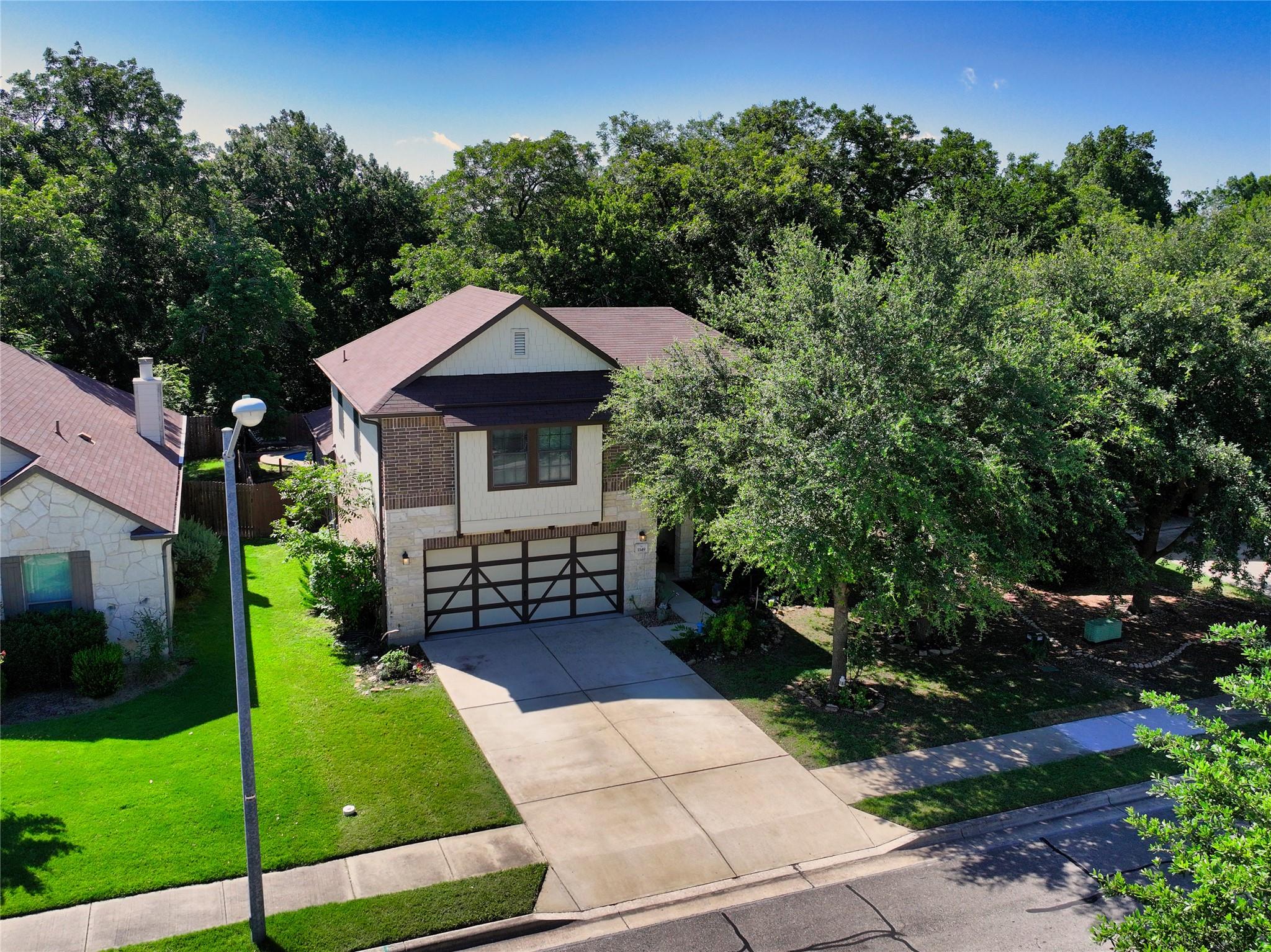 1149 Hyde Park DR