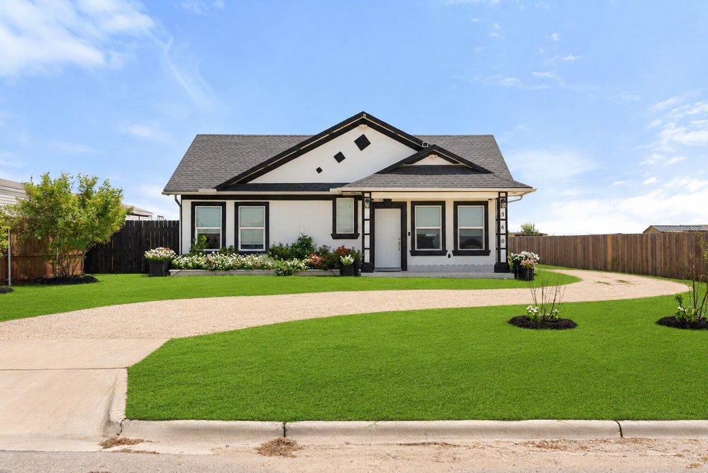 Photo of 360 Vaquero LN, Kyle, TX 78640 (MLS # 6106118)