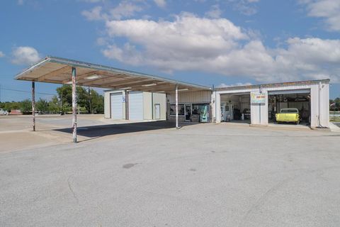 Photo of 415 State Highway 36 S Highway, Caldwell, TX 77836 (MLS # 8479231)