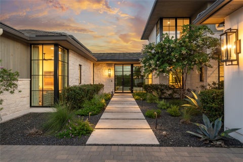 Photo of 508 Serene Estates DR, Austin, TX 78738 (MLS # 1100125)
