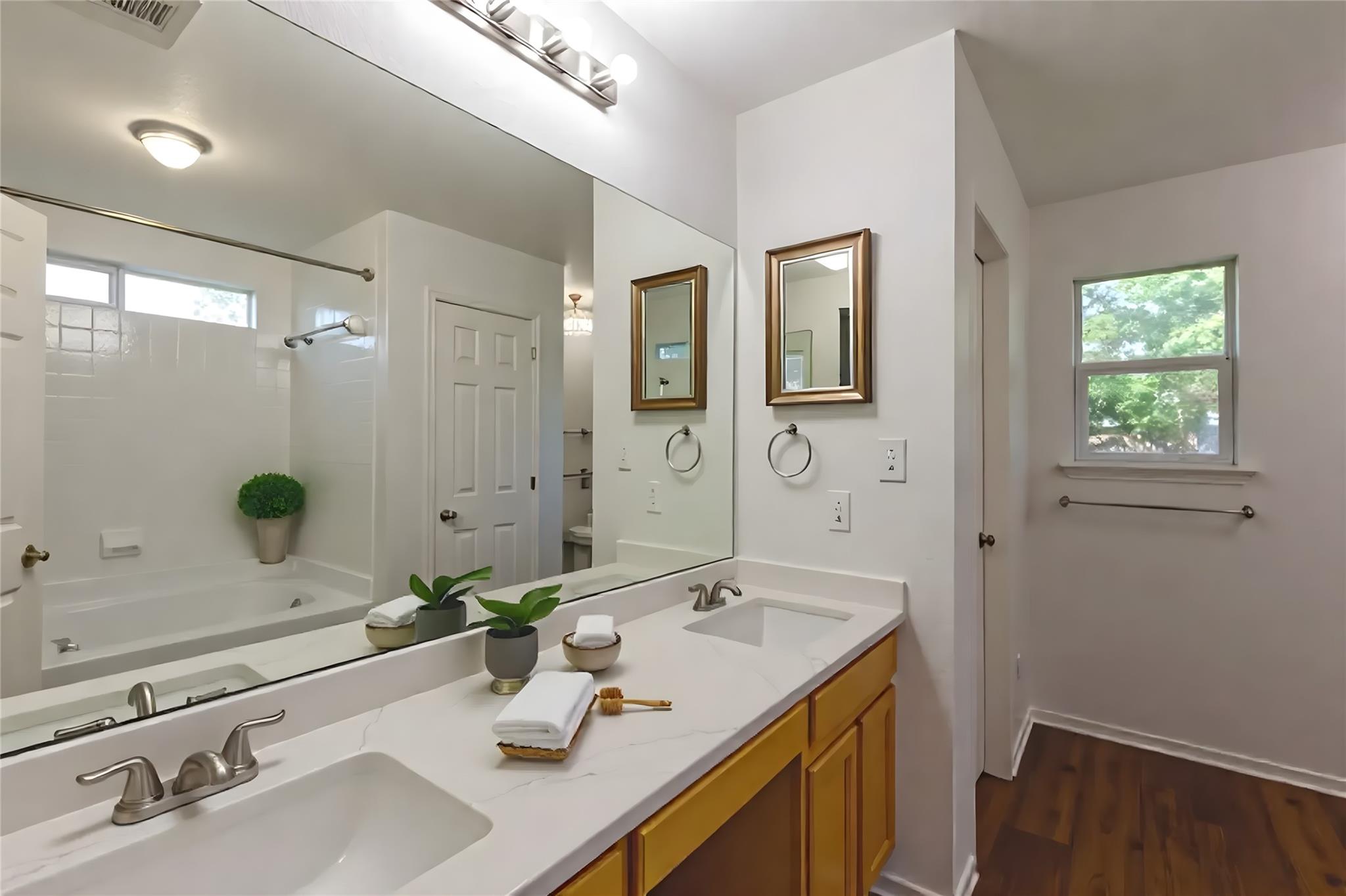 2571 Georgian DR