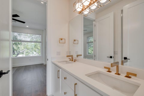 Tiny photo for 5700 LOUISE LN, Austin, TX 78757 (MLS # 1546354)
