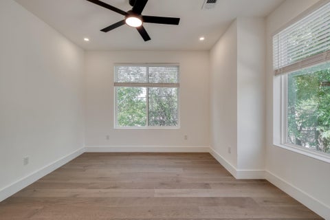 Tiny photo for 5700 LOUISE LN, Austin, TX 78757 (MLS # 1546354)