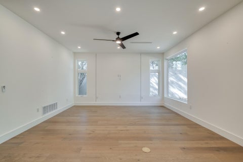 Tiny photo for 5700 LOUISE LN, Austin, TX 78757 (MLS # 1546354)