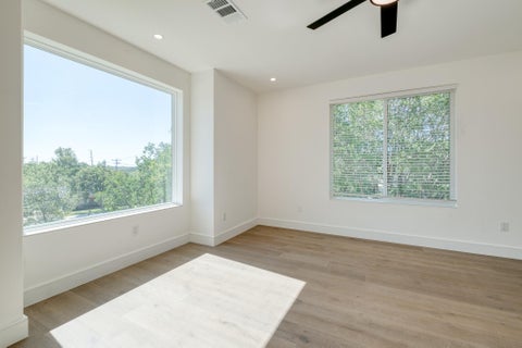 Tiny photo for 5700 LOUISE LN, Austin, TX 78757 (MLS # 1546354)