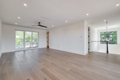 Tiny photo for 5700 LOUISE LN, Austin, TX 78757 (MLS # 1546354)