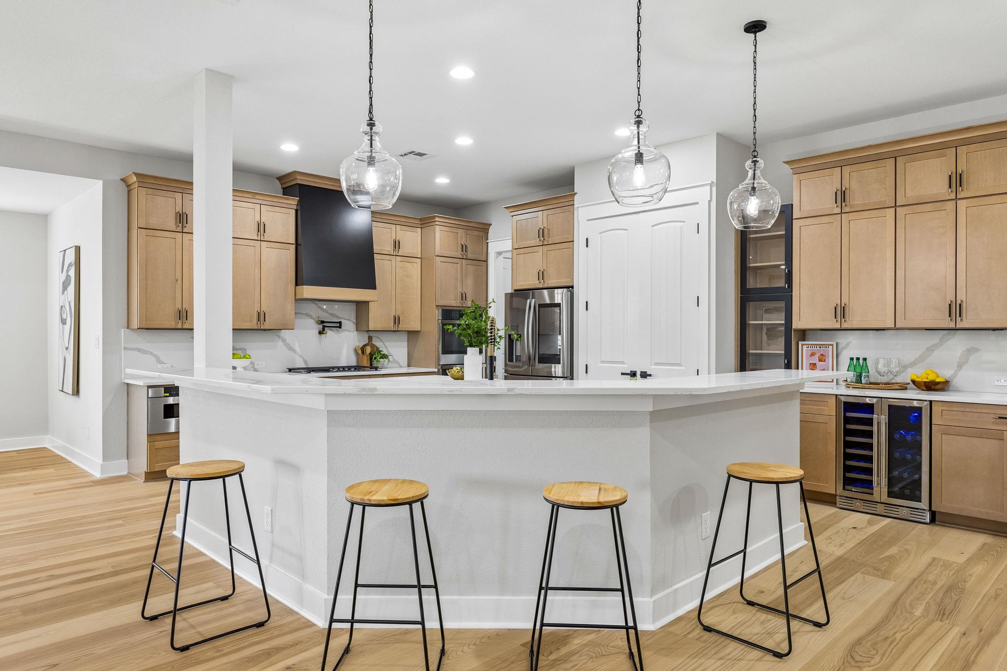 2802 Grand Oaks LOOP