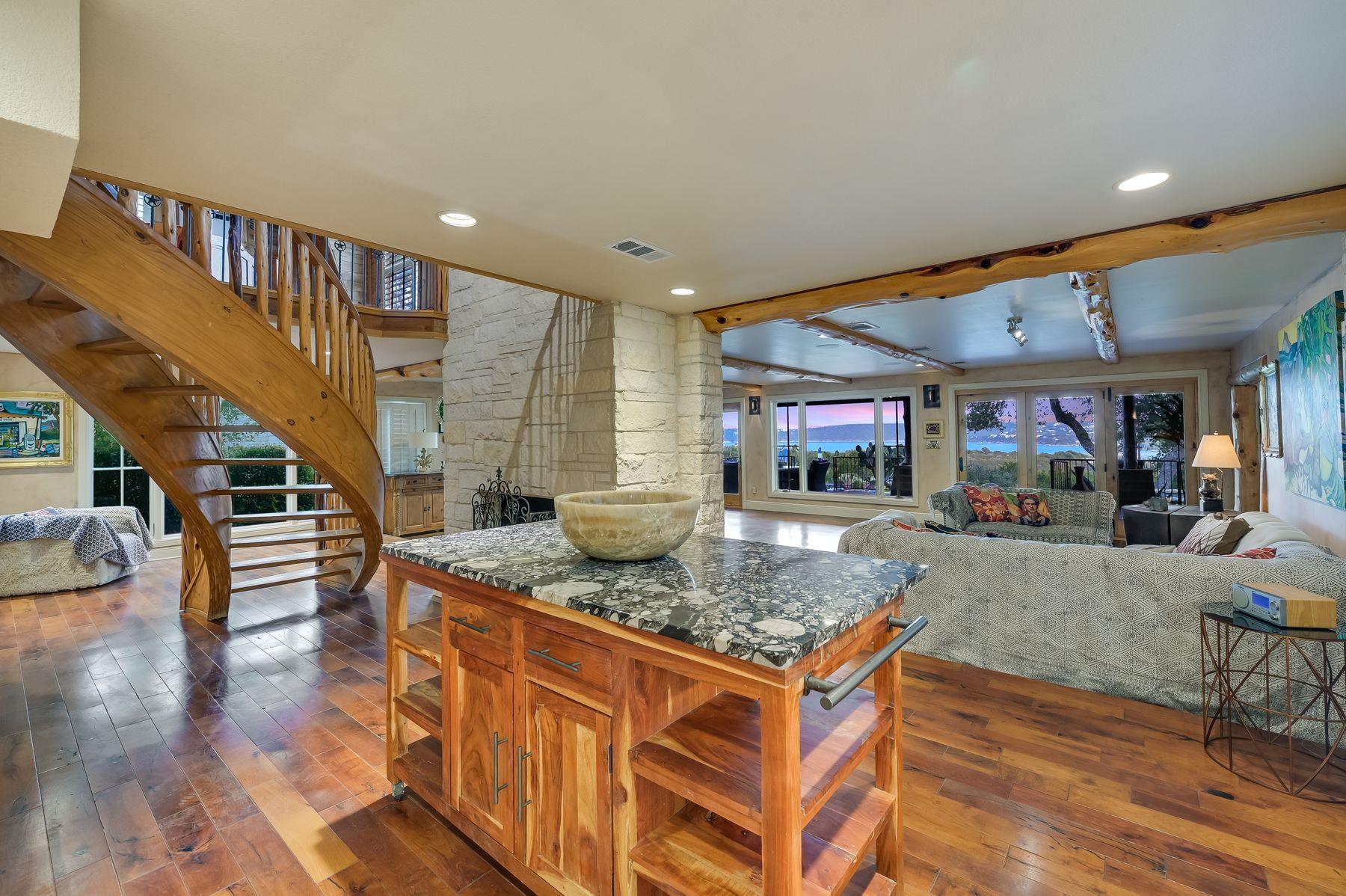 3911 Lago Vista DR