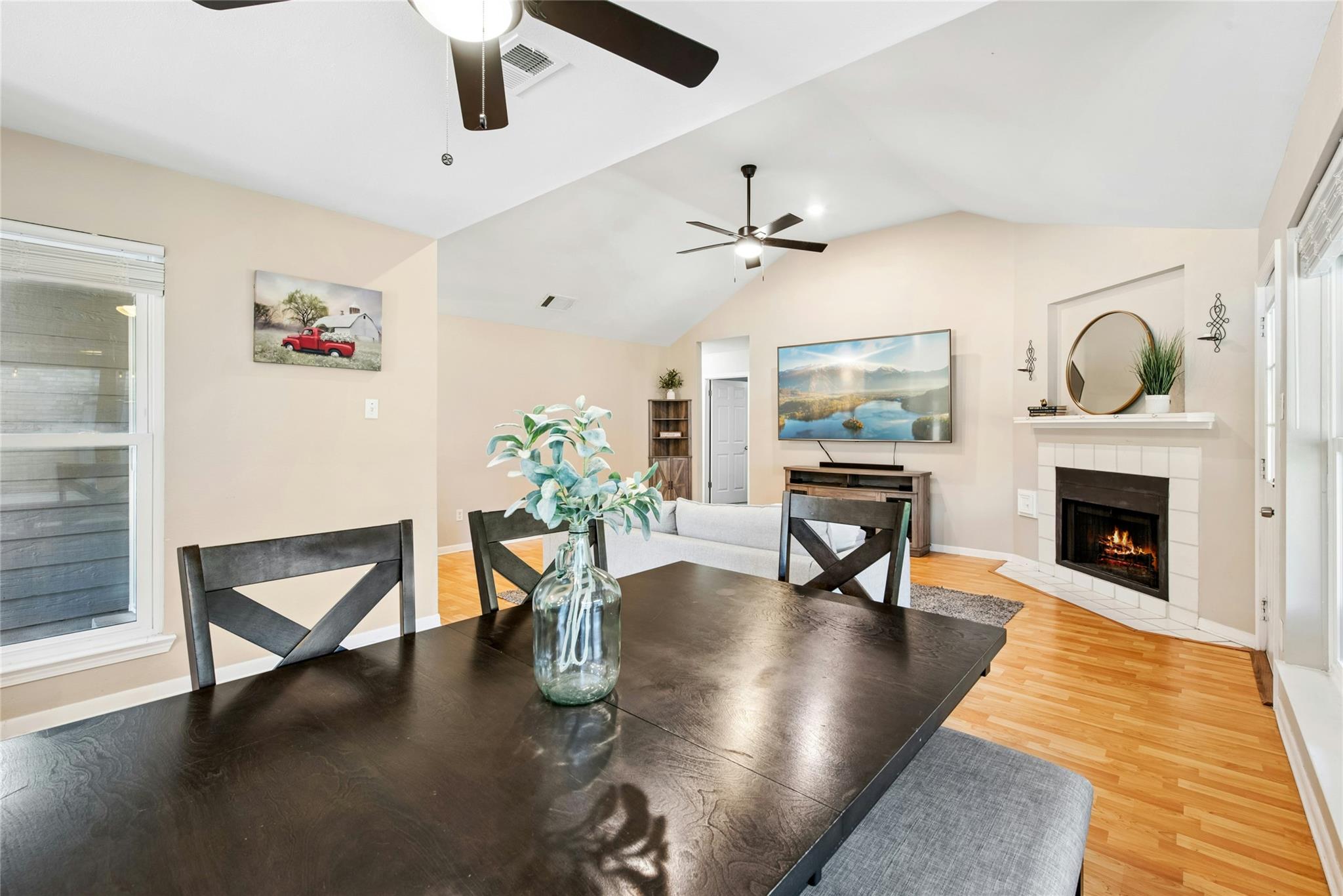 903 Saunders DR