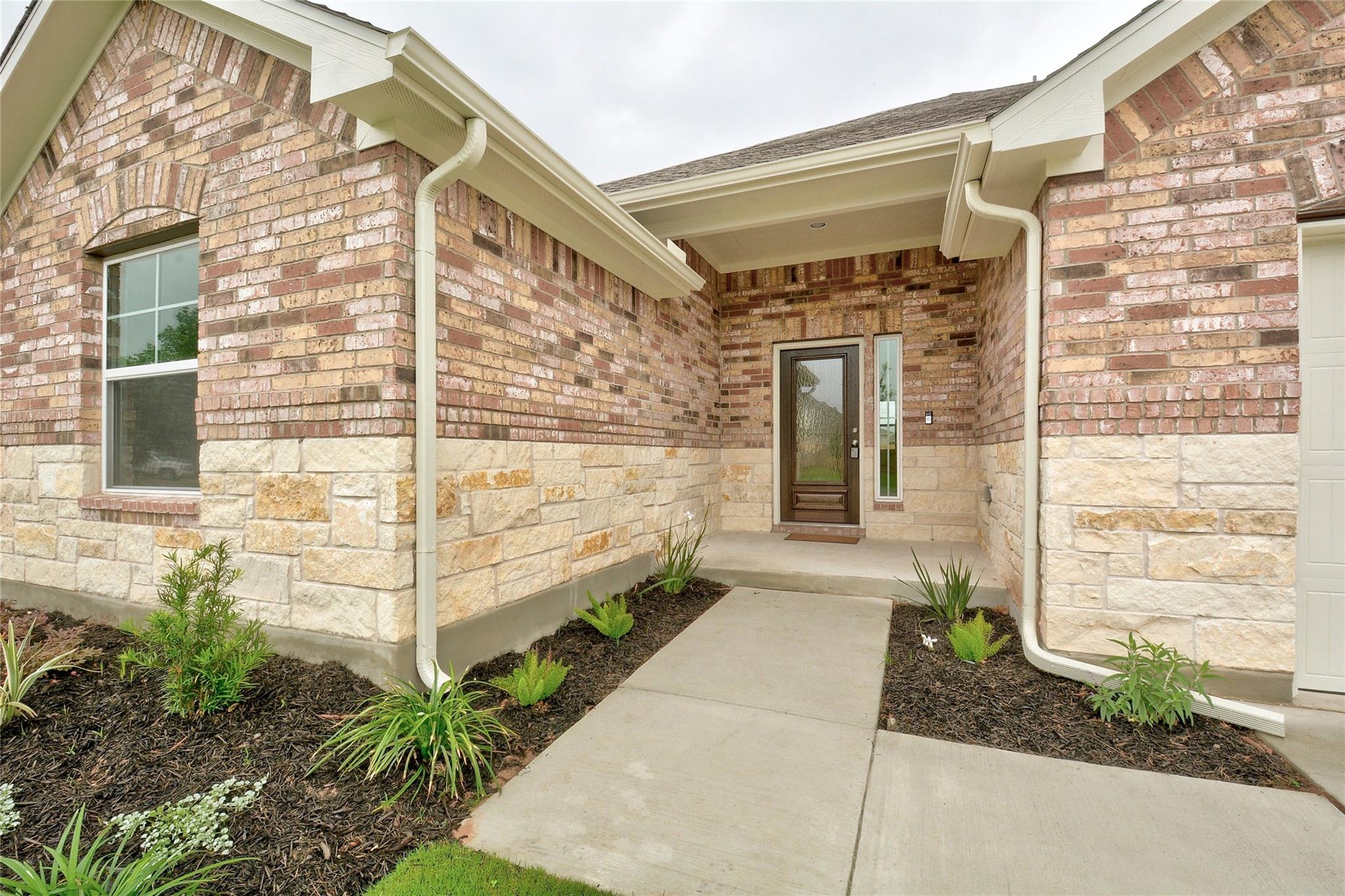 134 Edgewater TRL