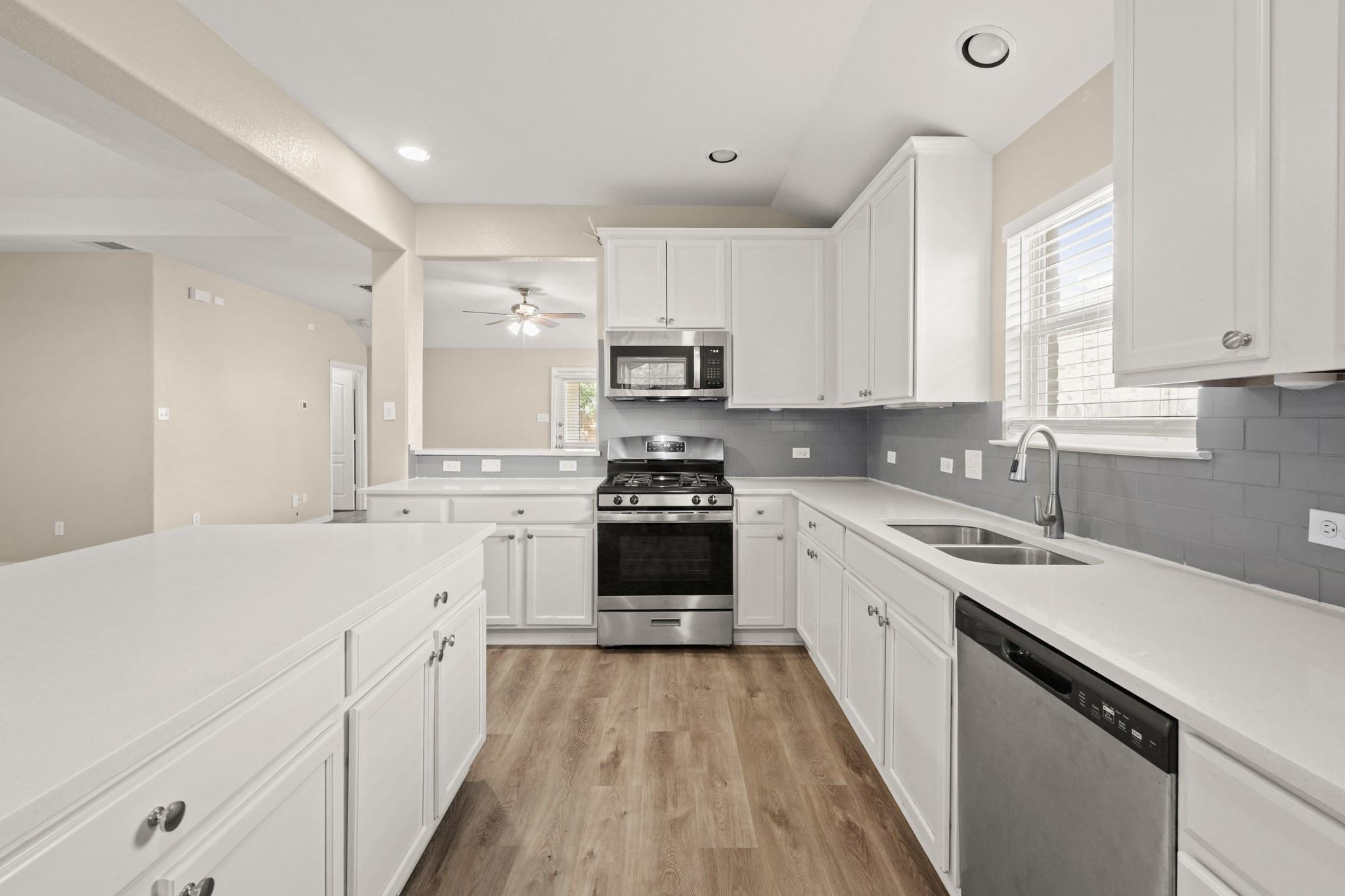 232 Strawberry Blonde DR
