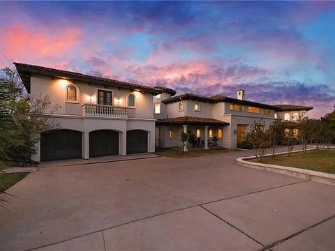 Photo of 2204 Canonero DR, Austin, TX 78746 (MLS # 1911492)