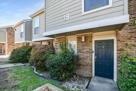 Photo of 2018 W Rundberg LN #18C, Austin, TX 78758 (MLS # 1905211)