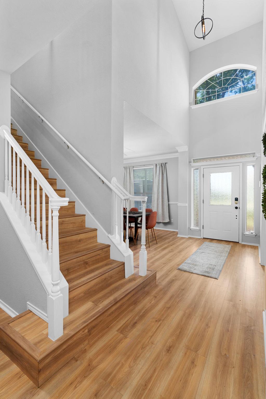 807 Clarence Bohls LN