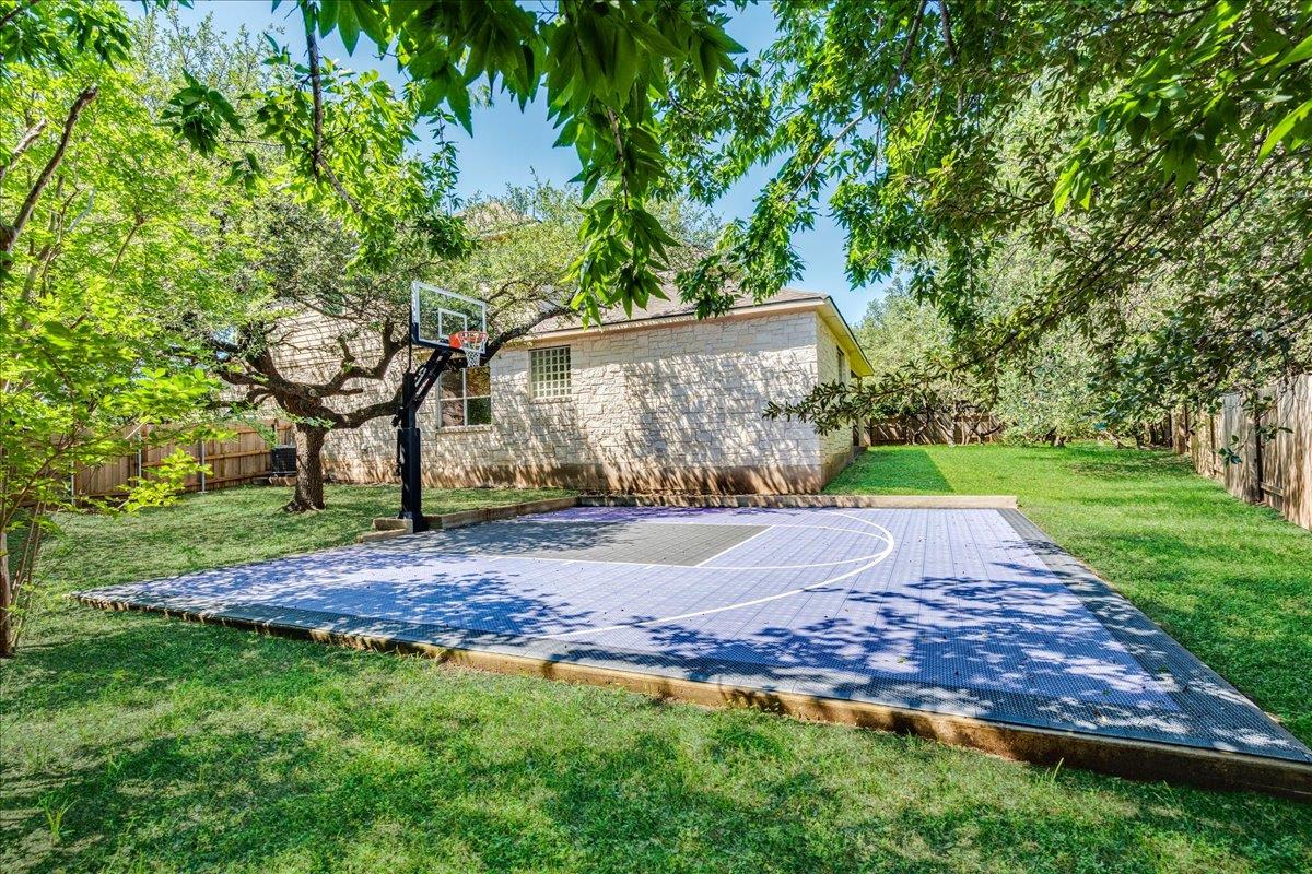 8024 Levata DR