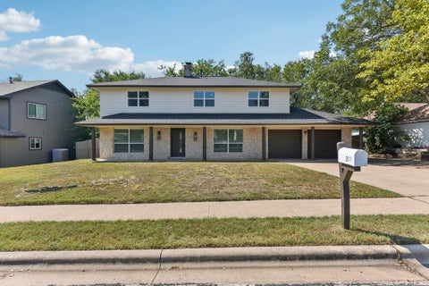 Photo of 2011 Malvern Hill DR, Austin, TX 78745 (MLS # 1986380)