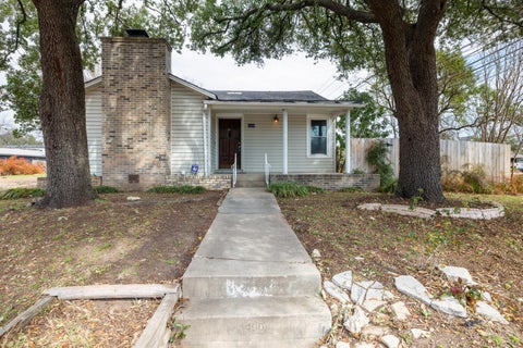 Photo of 1400 Ruth Ave, Austin, TX 78757 (MLS # 5083296)